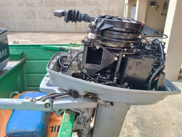 Motor de Popa Evinrude 25hp [1988] - Imagem 7
